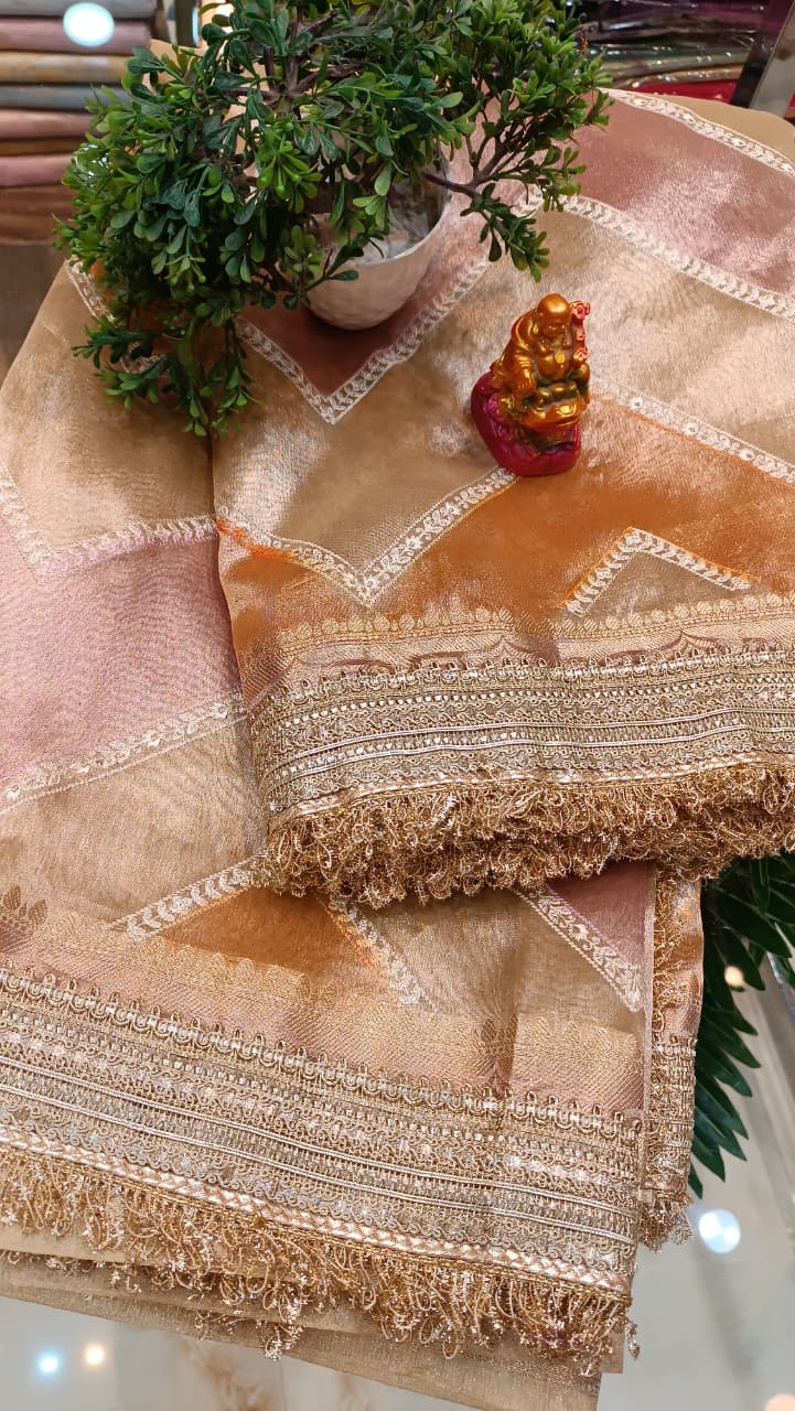 Dual Color Tissue Silk Saree with Criss Cross Pattern & Heavy Border | Manglam Banaras