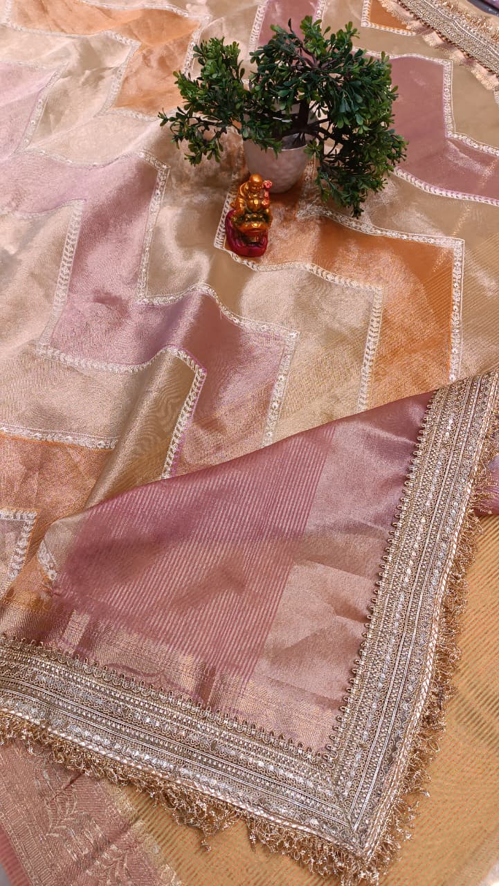 Dual Color Tissue Silk Saree with Criss Cross Pattern & Heavy Border | Manglam Banaras