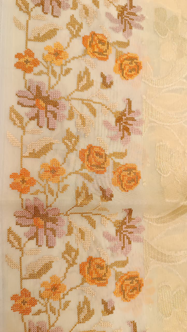 Cream Organza Saree with Heavy Embroidery Border | Manglam Banaras