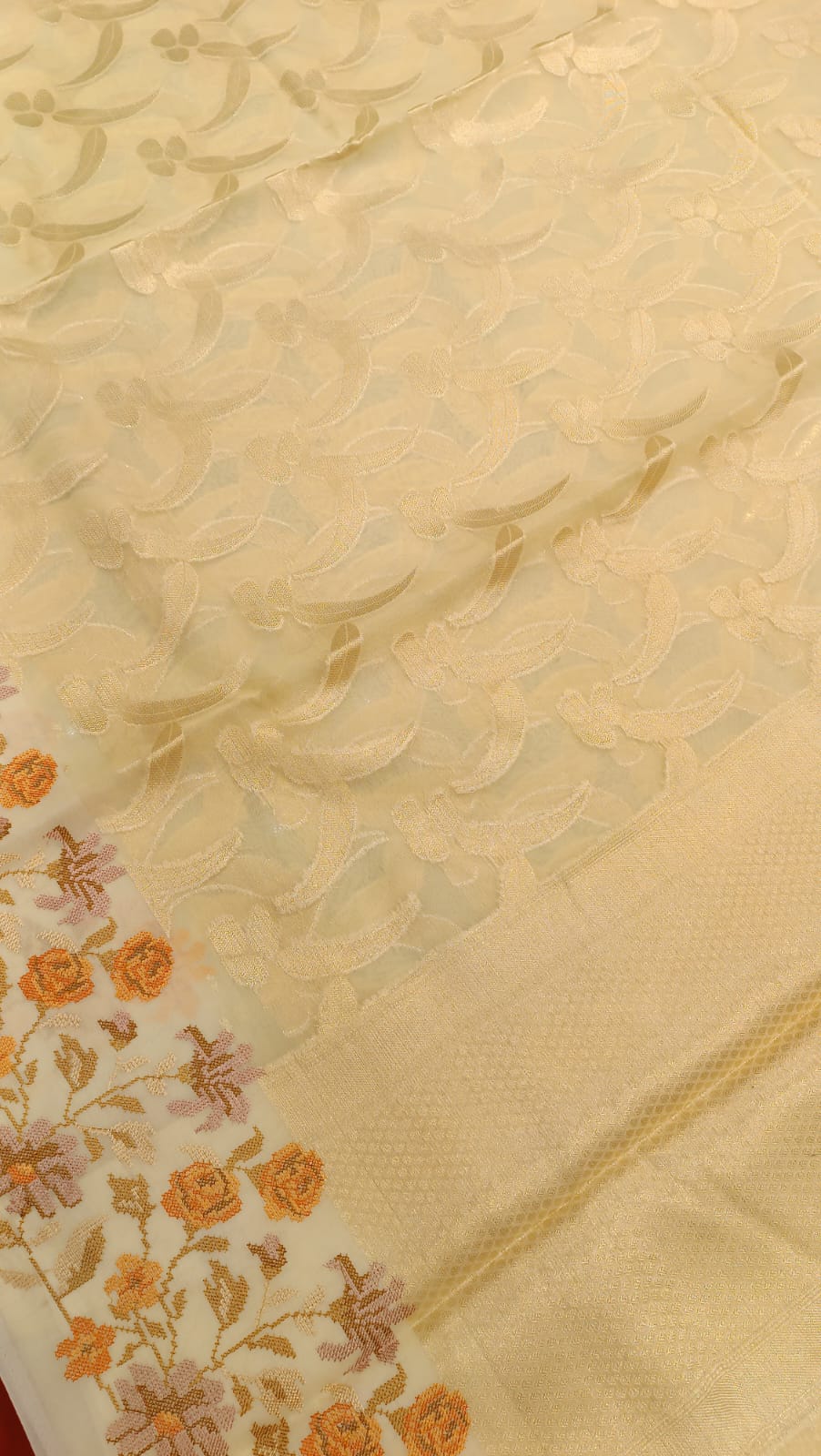 Cream Organza Saree with Heavy Embroidery Border | Manglam Banaras