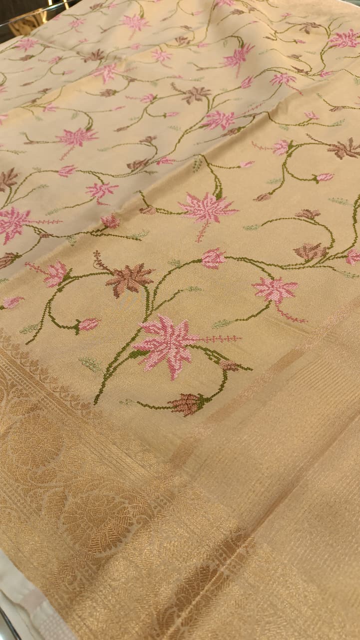 Indira 2.0 Kota Tissue Saree | Fine Flower Embroidery Work — Manglam Banaras Varanasi