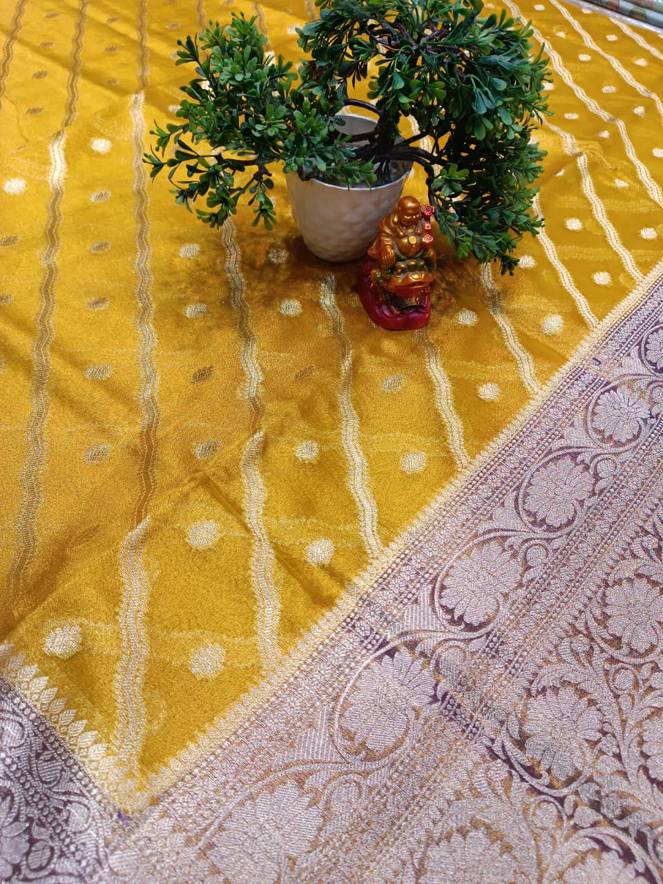 Leheriya Tissue Silk Saree with Booti | Festive Saree from Varanasi — Manglam Banaras