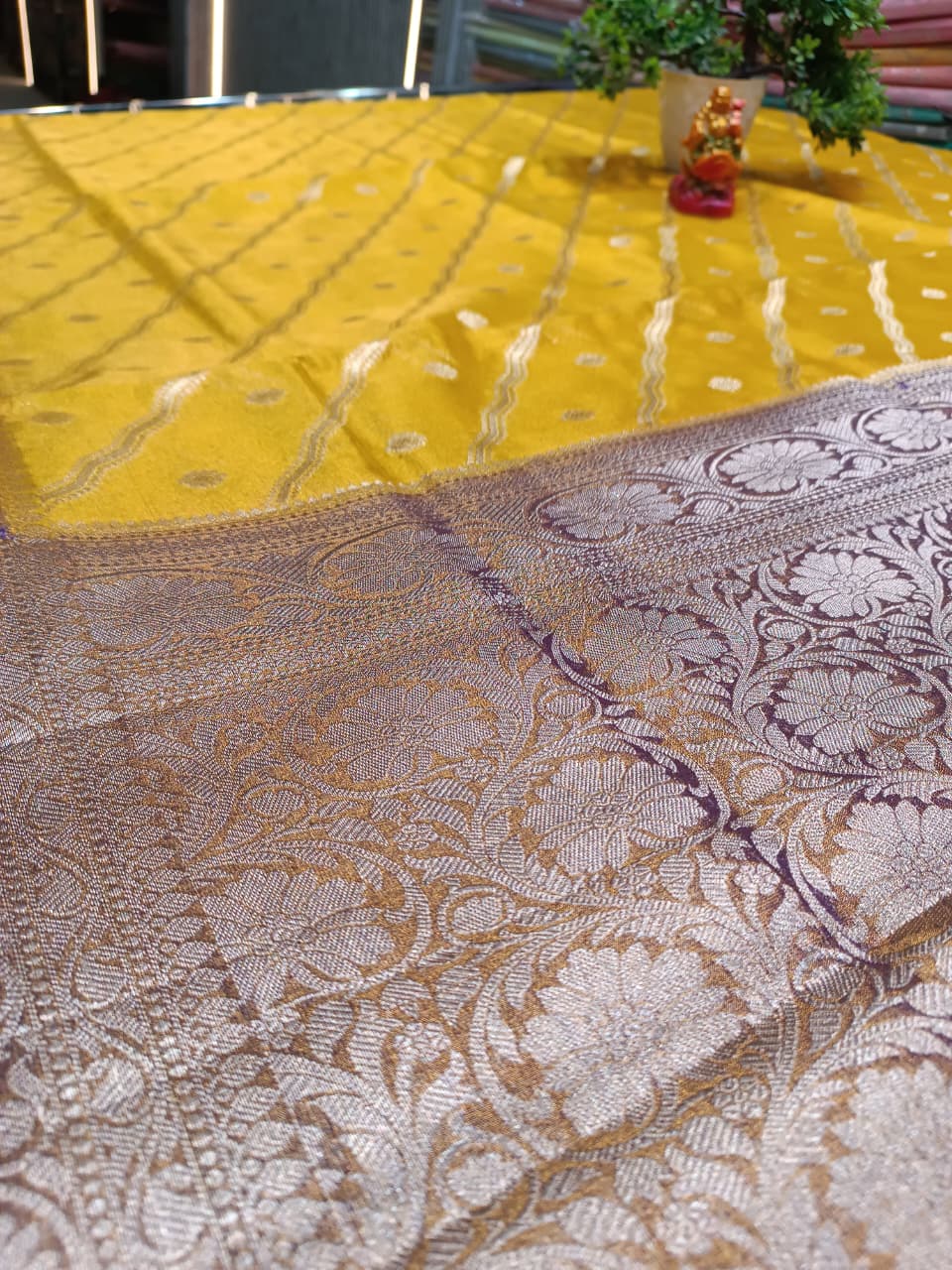 Leheriya Tissue Silk Saree with Booti | Festive Saree from Varanasi — Manglam Banaras