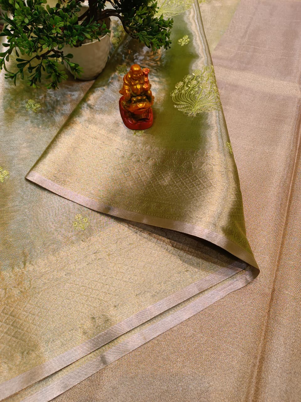 Green Tissue Silk Saree | All Over Shankh Embroidery Sunshade Pattern — Manglam Banaras