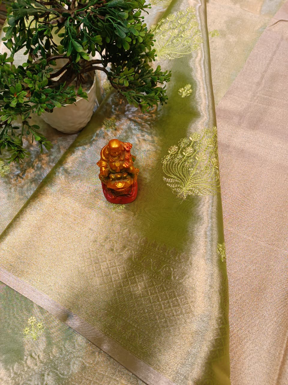 Green Tissue Silk Saree | All Over Shankh Embroidery Sunshade Pattern — Manglam Banaras
