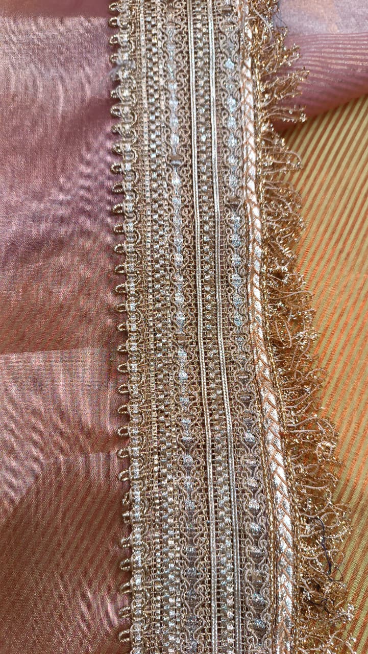 Dual Color Tissue Silk Saree with Criss Cross Pattern & Heavy Border | Manglam Banaras